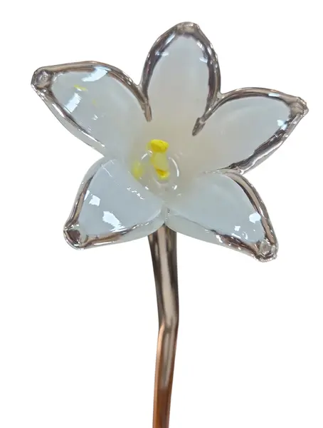 Foto de um(a) Flor Decorativa em Cristal Murano - Branca, da categoria de Outros colecionáveis. Elegante flor decorativa artesanal, modelada à mão em cristal Murano. Esta peça une o charme do design orgânico com a... Mostrado de uma perspectiva diferente. Vendido no marketplace Trésors.