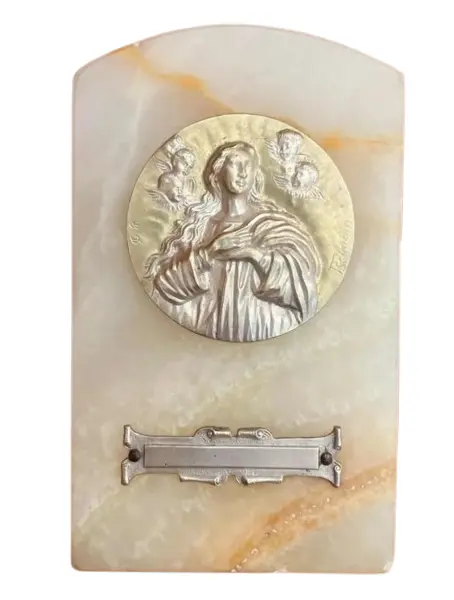 Foto de um(a) Arte Sacra Antiga Imagem Nossa Senhora Imaculada Conceição, da categoria de Objetos religiosos e espirituais. arte sacra. nossa senhora da imaculada conceição.antiga plaquinha artística feita à mão em mármore italiano, com medalhão... Vendido no marketplace Trésors.