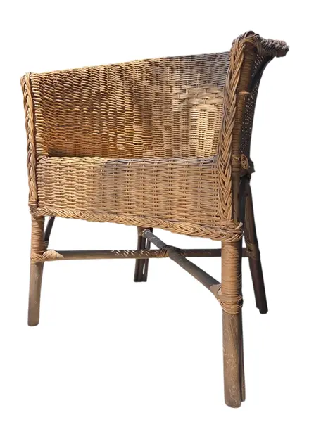 Foto de um(a) Cadeira de Braços Vintage em Fibra Natural Trançada, da categoria de Outras cadeiras . Esta peça é um exemplo clássico de mobiliário em fibra natural, combinando a robustez da estrutura com a leveza visual do... Mostrado de uma perspectiva diferente. Vendido no marketplace Trésors.