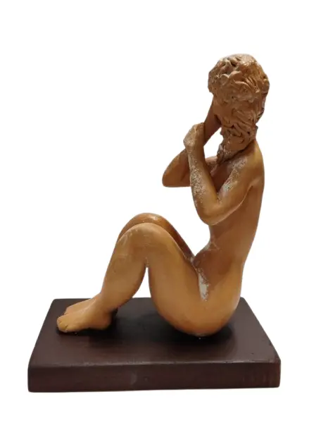 Foto de um(a) Escultura Feminina em Terracota, Década de 1980, da categoria de Escultura. Escultura feminina em terracota com base em madeira, década de 1980 sem registro do autor - produzido na escola de cerâmica... Vendido no marketplace Trésors.