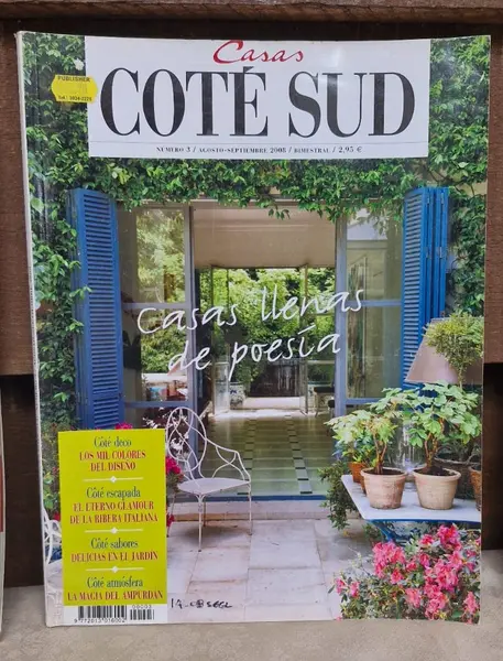 Foto de um(a) Coleção especial de revistas de decoração e arquitetura, da categoria de Revistas. Coleção de revistas com tema de casas de campo, estilo rústico e mediterrâneo, com ideias e belíssimas inspirações em... Mostrado de uma perspectiva diferente. Vendido no marketplace Trésors.