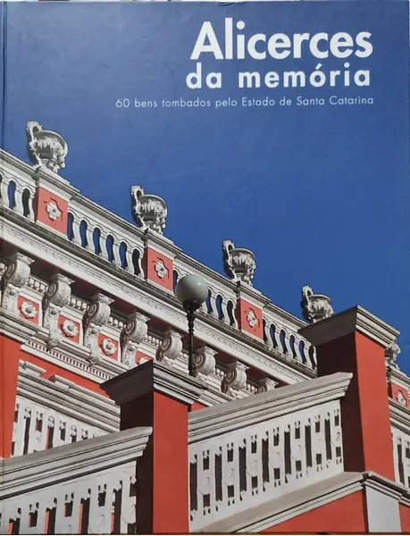 Foto de um(a) Coleção de Livros Santa Catarina, Tempo Editorial, Capa Dura, Década de 2000, da categoria de Livros. Coleção com quatro livros publicados pela tempo editorial a pedido do governo do estado de santa catarina. Edição primorosa... Mostrado de uma perspectiva diferente. Vendido no marketplace Trésors.