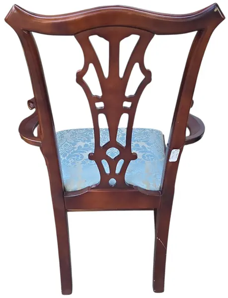 Foto de um(a) Poltrona Chippendale em Imbuia Maciça com Marchetaria e Assento Damasco Azul, da categoria de Poltronas. Exclisiva poltrona de braços (cadeira de mestre) executada em imbuia maciça, combinando com maestria a robustez da... Mostrado de uma perspectiva diferente. Vendido no marketplace Trésors.