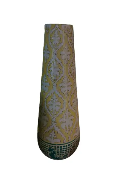 Foto de um(a) Vaso em porcelana pintado a mão, da categoria de Vasos. Vaso decorativo em cerâmica com formato cônico e design oriental contemporâneo. Peça inteiramente pintada à mão,... Vendido no marketplace Trésors.