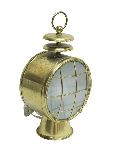 Foto de um(a) Antigo farolete de ferrovia, da categoria de Luminárias de chão. Farolete de ferrovia antiga, em metal dourado e vidro fosco, transformado em luminária, funcionando (sem garantias). ... Mostrado de uma perspectiva diferente. Vendido no marketplace Trésors.