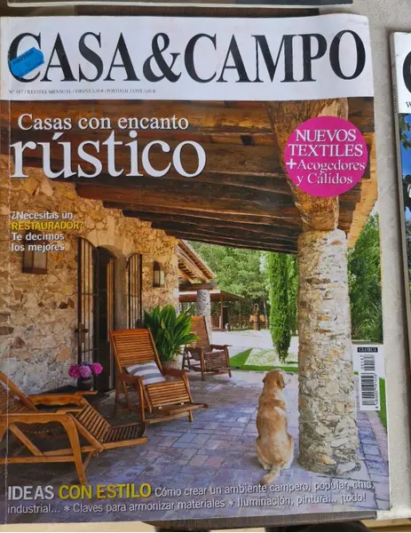 Foto de um(a) Coleção especial de revistas de decoração e arquitetura, da categoria de Revistas. Coleção de revistas com tema de casas de campo, estilo rústico e mediterrâneo, com ideias e belíssimas inspirações em... Mostrado de uma perspectiva diferente. Vendido no marketplace Trésors.