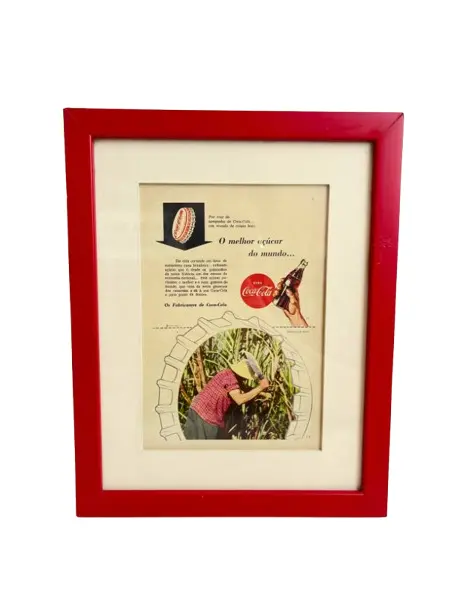 Foto de um(a) Quadro ​de propaganda da Coca Cola - 1954, da categoria de Propagandas. Propaganda da coca cola, de 1954, emoldurada com vidro. Moldura tem algumas avarias como nas fotos. Medidas: 27x21cm. Vendido no marketplace Trésors.