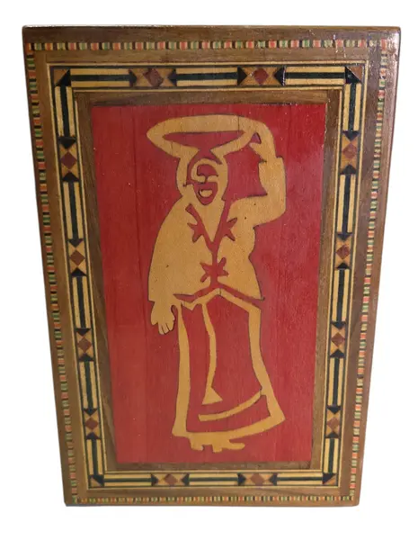 Foto de um(a) Porta-Joias de Madeira em Marchetaria – Arte Popular e Design Geométrico, da categoria de Porta-Jóias. Uma belíssima peça de artesanato técnico, esta caixa apresenta um trabalho de marchetaria minucioso, com bordas geométricas... Mostrado de uma perspectiva diferente. Vendido no marketplace Trésors.