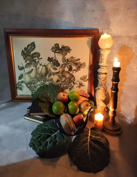 Foto de um(a) Quadro Releitura Caravaggio 70'S, da categoria de Pinturas. Uma gravura antiga fazendo uma releitura do quadro de caravaggio do barroco italiano de 1596. Moldura em madeira e vidro,... Mostrado de uma perspectiva diferente. Vendido no marketplace Trésors.