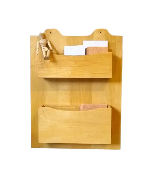 Foto de um(a) Organizador antigo em madeira maciça, da categoria de Kit organizador de escritório. Puro charme: organizador de escritório de parede em madeira maciça clara.produto antigo com desing vintagelarg 40 x alt 50 x... Vendido no marketplace Trésors.