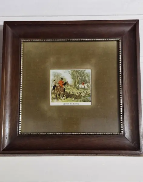 Foto de um(a) Nobre par de quadros caçada inglesa, da categoria de Gravuras. Belíssimo par de quadros decorativos de estética clássica e aristocrática, reproduzindo obras do artista George Wright,... Mostrado de uma perspectiva diferente. Vendido no marketplace Trésors.