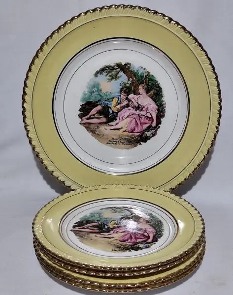 Foto de um(a) Antigo conjunto para bolo em porcelana NADIR (Década 70), da categoria de Pratos. Antigo conjunto para bolo em porcelana NADIR, barrado amarelo e reserva central com cena galante, borda ondulada com... Mostrado de uma perspectiva diferente. Vendido no marketplace Trésors.