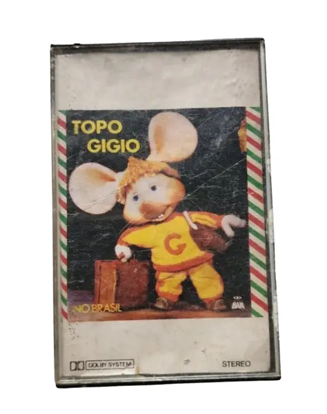 Foto de um(a) Fita K7 Topo Gigio no Brasil | Cassete Infantil Vintage | Disco BAN Estéreo | Anos 80, da categoria de Cassetes. Fita cassete original Topo Gigio no Brasil, lançamento infantil pela gravadora Disco BAN, com participação de Dick Petra e... Vendido no marketplace Trésors.