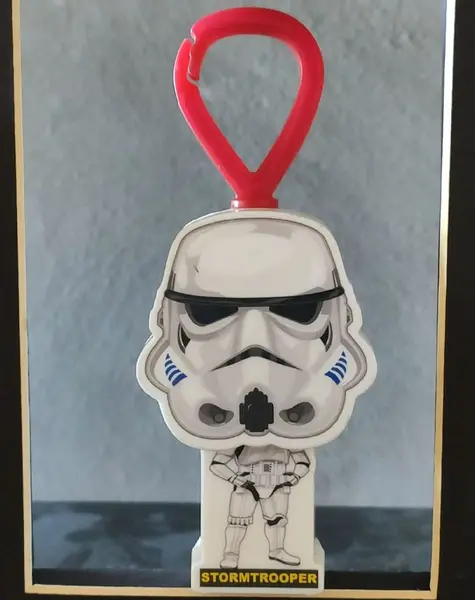Foto de um(a) Coleção Star Wars - Mc Donald's, da categoria de Memorabilia de mídia e entretenimento. Coletânea de colecionáveis star wars - mcdonald's, de 2019, made in china A: 12.5cm L: 5cm aproximadamente. Mostrado de uma perspectiva diferente. Vendido no marketplace Trésors.