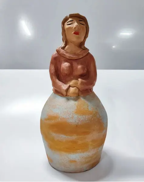 Foto de um(a) Escultura Mulher em Terracota, Década de 1990, da categoria de Escultura. Escultura de mulher em terracota e policromia origem: santa catarina, década de 1990, peça única, mas sem assinatura do... Mostrado de uma perspectiva diferente. Vendido no marketplace Trésors.