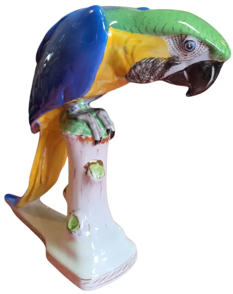 Foto de um(a) Escultura Arara Azul em Porcelana Fina – Pintada à Mão, da categoria de Objetos decorativos. Belíssima escultura em porcelana de alta qualidade, representando a majestosa Arara-Azul com detalhes realistas. Peça com... Mostrado de uma perspectiva diferente. Vendido no marketplace Trésors.