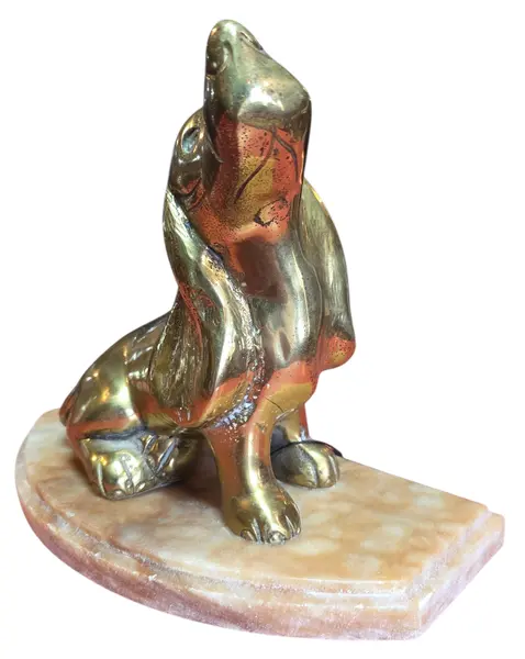 Foto de um(a) Antiga Escultura Cachorro em Bronze e Mármore, da categoria de Escultura. Distinta estatueta colecionável que representa, de forma estilizada e elegante, a silhueta de um cão da raça Dachshund. Esta... Mostrado de uma perspectiva diferente. Vendido no marketplace Trésors.
