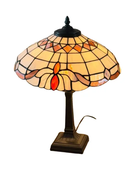 Foto de um(a) Inspiração Tiffany | Luminária Vitral Base em Metal, da categoria de Abajures. Olhem a beleza dessa luminária vitral! Base em metal super pesada. Elétrica nova! Peça lindíssima em excelente estado de... Vendido no marketplace Trésors.