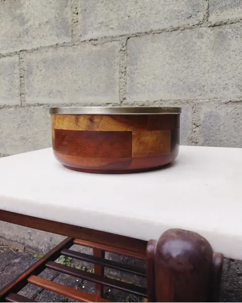 Foto de um(a) Centro de mesa Tropic Art Bowls Modernista Antigo Taqueado, da categoria de Centro de mesa. Centro de Mesa Antigo Tropic Art Anos 1960 Bowls Modernista Taqueado em madeira de lei Selado no verso da peça Design... Mostrado de uma perspectiva diferente. Vendido no marketplace Trésors.
