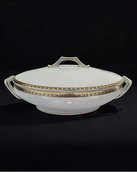 Foto de um(a) Jogo De Mesa Porcelana Rosenthal C/ 17 Peças. Branca E Azul Lisa, da categoria de Jogos de pratos. Jogo de Mesa Rosenthal - Porcelana Alemã - 17 Peças Adicione sofisticação à sua mesa com este belíssimo Jogo de Mesa em... Mostrado de uma perspectiva diferente. Vendido no marketplace Trésors.