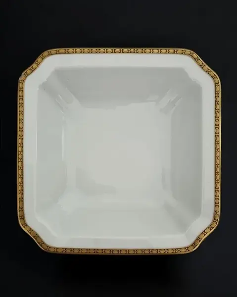 Foto de um(a) Jogo De Mesa Porcelana Rosenthal C/ 17 Peças. Branca E Azul Lisa, da categoria de Jogos de pratos. Jogo de Mesa Rosenthal - Porcelana Alemã - 17 Peças Adicione sofisticação à sua mesa com este belíssimo Jogo de Mesa em... Mostrado de uma perspectiva diferente. Vendido no marketplace Trésors.