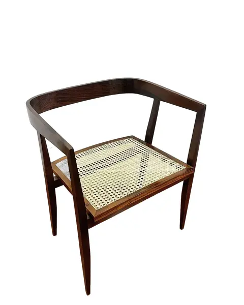 Foto de um(a) Cadeira "U" - Joaquim Tenreiro, da categoria de Cadeiras de jantar. Descubra o charme do design brasileiro moderno com a cadeira U de Joaquim Tenreiro! Esta cadeira / poltrona restaurada é um... Vendido no marketplace Trésors.