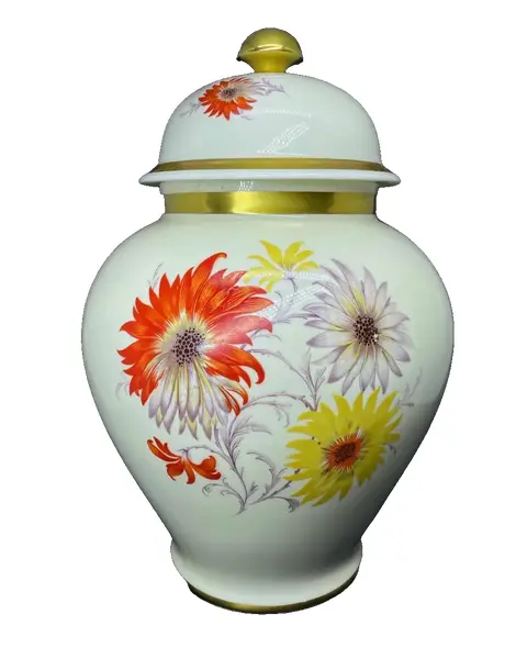 Foto de um(a) Antigo Grande Vaso Potiche Porcelana Alemã Bavaria Floral, da categoria de Vasos e recipientes. Bavaria - Thomas Ivory. Antigo e grande potiche em porcelana artística alemã, lindíssima decoração floral com filetes em... Vendido no marketplace Trésors.