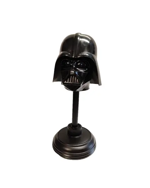 Foto de um(a) Escultura Darth Vader, Star Wars, Disney, da categoria de Modelos e estatuetas. Escultura darth vader - star wars da disney. Peça em acrílico com base e haste em madeira ebanizada. peça única pelo... Vendido no marketplace Trésors.