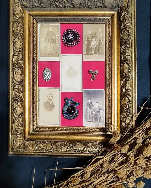 Foto de um(a) Fotos Antigas por Fotógrafos Ambulantes Dos Anos 1900, da categoria de Álbuns e álbuns de fotografia. Fotos originais do início de 1900 para serem guardadas na memória do tempo, onde o vagar de fotografar era milimetricamente... Mostrado de uma perspectiva diferente. Vendido no marketplace Trésors.