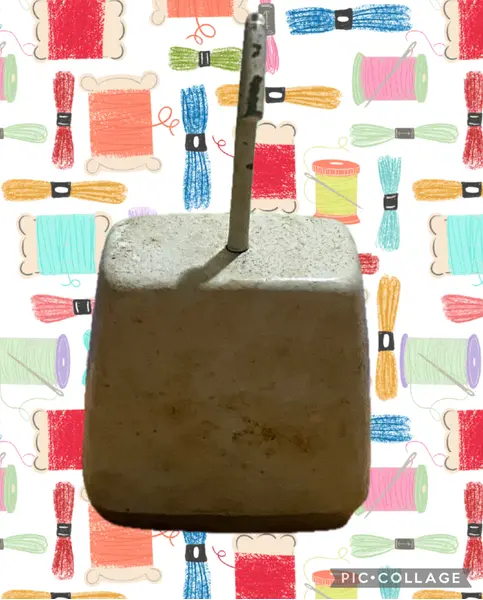 Foto de um(a) LOTE RARO - 3 Pesos Antigos para Balança Comercial, da categoria de Outros colecionáveis. Estou disponibilizando para venda um conjunto raro de três (3) pesos/contrapesos antigos e robustos. Estas não são peças... Mostrado de uma perspectiva diferente. Vendido no marketplace Trésors.