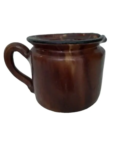 Foto de um(a) Jarra Esmaltada em Terracota, Déc. 1940, da categoria de Garrafas, potes e jarros. Jarra esmaltada em terracota marrom, década de 1940. A 12cm / D 12cm Peso: 930g. Vendido no marketplace Trésors.