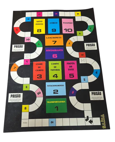 Foto de um(a) Banco Imobiliário - Edição Pai & Filhos, da categoria de Jogos de tabuleiro. Prepare-se para se tornar o mais novo milionário da cidade! No Banco Imobiliário da Pai & Filhos, o objetivo é simples, mas... Mostrado de uma perspectiva diferente. Vendido no marketplace Trésors.