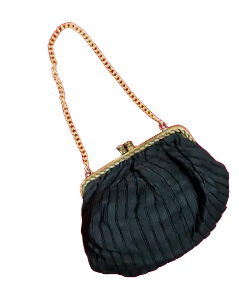 Foto de um(a) Bolsa de Mão, Década de 1930, da categoria de Outros colecionáveis. Bolsa em tecido com fecho e corrente em latão, década de 1930. A: 9 cm L: 0,5 cm P: 7 cm peso: 63 g. Vendido no marketplace Trésors.
