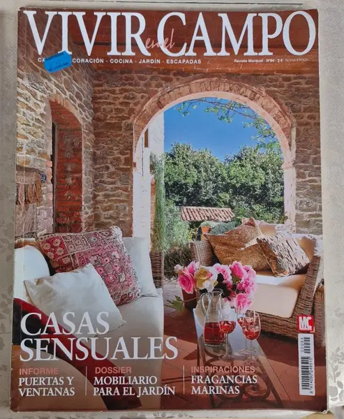 Foto de um(a) Coleção especial de revistas de decoração e arquitetura, da categoria de Revistas. Coleção de revistas com tema de casas de campo, estilo rústico e mediterrâneo, com ideias e belíssimas inspirações em... Mostrado de uma perspectiva diferente. Vendido no marketplace Trésors.