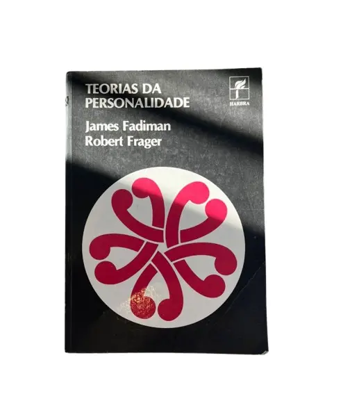 Foto de um(a) Livro Teoria da Personalidade 1979 - James Fadiman e Robert Frager, da categoria de Livros. Livro capa brochura de 1979 em português. Marcas do tempo e uso. 393 páginas. Vendido no marketplace Trésors.