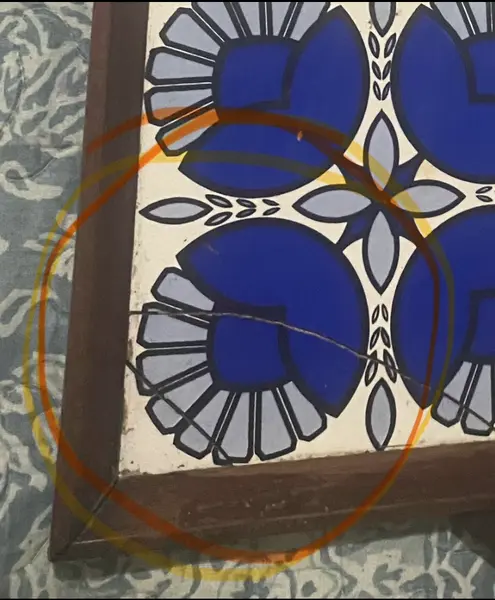 Foto de um(a) Carrinho de Chá em Jacarandá com Azulejos Portugueses – Peça Rara Vintage, da categoria de Carrinhos de bar e auxiliares. Carrinho de chá original dos anos 60, feito em jacarandá maciço, com dois tampos revestidos por azulejos portugueses Peça... Mostrado de uma perspectiva diferente. Vendido no marketplace Trésors.