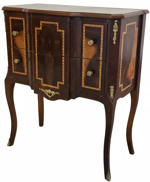 Foto de um(a) Comoda em Marchetaria, da categoria de Cômodas e Sapateira. Apresentamos esta belíssima peça que combina a funcionalidade de uma cômoda compacta com o requinte de uma mesa de cabeceira... Vendido no marketplace Trésors.