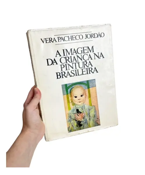 Foto de um(a) L​ivro de Vera Pacheco Jordão - A Imagem da Criança na Pintura Brasileira 1979, da categoria de Livros. Livro capa dura com sobrecapa. Em português, sobre a imagem da criança na pintura brasileira. Marcas do tempo e uso. Muito... Vendido no marketplace Trésors.