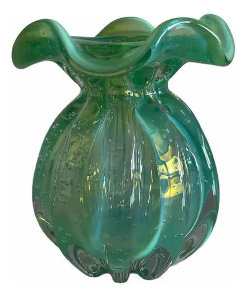 Foto de um(a) Antigo Vaso Jarro Art Deco Murano Leitoso Opalescente Verde, da categoria de Vasos. ~ Murano Opalescent Glass ~Murano opalescente é muito chique. Antigo vaso artístico feito à mão em Murano italiano... Vendido no marketplace Trésors.