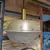 Foto de um(a) Luminária Modernista Vintage Design anos 60, da categoria de Lustres. Luminária Modernista Vintage Design anos 60 e 70, metal e vidro, funcionando, perfeita. Mostrado de uma perspectiva diferente. Vendido no marketplace Trésors.