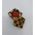 Foto de um(a) Caixinha decorativa formato cubo quadriculado, da categoria de Cestos e Caixas. Caixinha decorativa em formato de cubo, madeira com malha quadriculada em dois tons. Mede 5x6x6cm. Mostrado de uma perspectiva diferente. Vendido no marketplace Trésors.