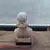 Foto de um(a) Pequeno busto de resina da Justiça, da categoria de Escultura. Pequeno busto de resina da JustiçaDimensões: Altura: 22Largura: 12Profundidade: 9. Mostrado de uma perspectiva diferente. Vendido no marketplace Trésors.