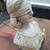 Foto de um(a) Pequeno busto de resina da Justiça, da categoria de Escultura. Pequeno busto de resina da JustiçaDimensões: Altura: 22Largura: 12Profundidade: 9. Mostrado de uma perspectiva diferente. Vendido no marketplace Trésors.