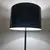 Foto de um(a) Luminária de chão Anos 60 Vintage, da categoria de Luminárias de chão. Descubra a charme da decoração com esta linda luminária de chão vintage dos anos 60. Com sua beleza plástica em estilo... Mostrado de uma perspectiva diferente. Vendido no marketplace Trésors.