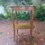 Foto de um(a) Mesa de canto em madeira, da categoria de Mesas laterais. Mesinha de canto decorativa com 2 níveis e uma gaveta. Arrematada por detalhes em bronze.(mesinha restaurada) Medidas :... Mostrado de uma perspectiva diferente. Vendido no marketplace Trésors.