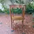 Foto de um(a) Mesa de canto em madeira, da categoria de Mesas laterais. Mesinha de canto decorativa com 2 níveis e uma gaveta. Arrematada por detalhes em bronze.(mesinha restaurada) Medidas :... Mostrado de uma perspectiva diferente. Vendido no marketplace Trésors.