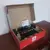 Foto de um(a) Console Atari Flashback 8, da categoria de Videogames e jogos de fliperama. Console Atari Flashback 8 Classic Game com 105 Jogos Atari. Mostrado de uma perspectiva diferente. Vendido no marketplace Trésors.