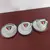 Foto de um(a) Conjunto de café São Paulo SPFC, da categoria de Conjuntos de café e chá. Antigo e lindo conjunto de café com 12 xícaras e 12 pires na caixa sem uso Medidas: Xícaras altura 5 cm x 6 cm de... Mostrado de uma perspectiva diferente. Vendido no marketplace Trésors.