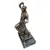 Foto de um(a) Escultura em bronze maciço figura masculina, da categoria de Escultura. Sólida escultura de bronze maciço representando figura masculina tocando instrumento musical. Assente em base retangular,... Mostrado de uma perspectiva diferente. Vendido no marketplace Trésors.