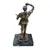 Foto de um(a) Escultura em bronze maciço figura masculina, da categoria de Escultura. Sólida escultura de bronze maciço representando figura masculina tocando instrumento musical. Assente em base retangular,... Mostrado de uma perspectiva diferente. Vendido no marketplace Trésors.